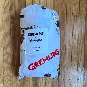 Gremlins x Cakeworthy Queen Sheet Set - White
